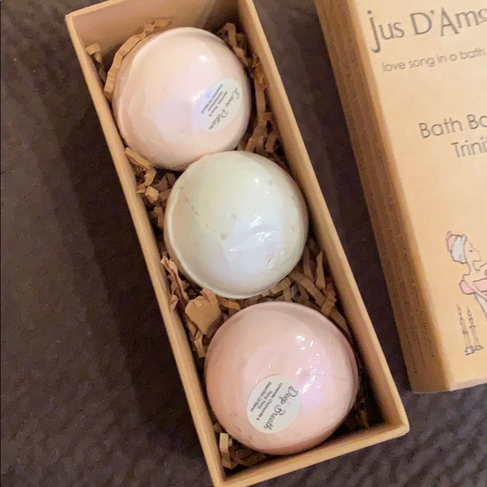 Jus D'Amour Bath Bomb Trinity